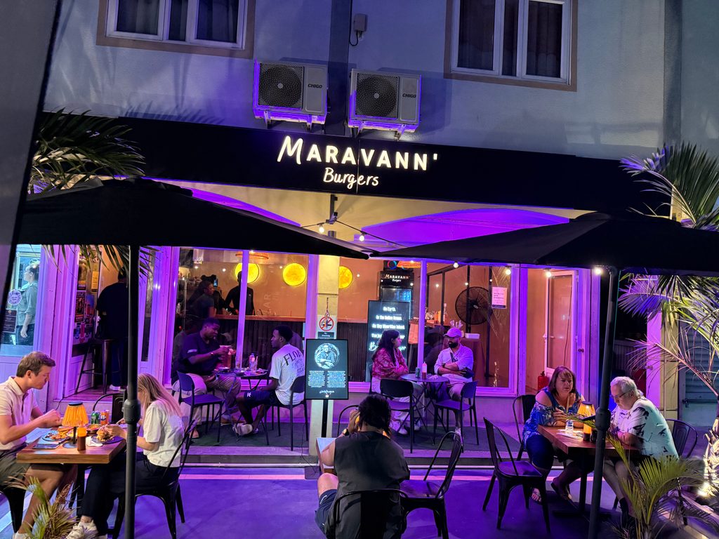 Maravann' Burgers — Flic en Flac, Mauritius